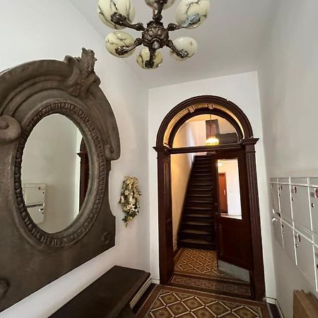 Retro Appartement Im Herzen Von Koeln Deutz Exterior foto
