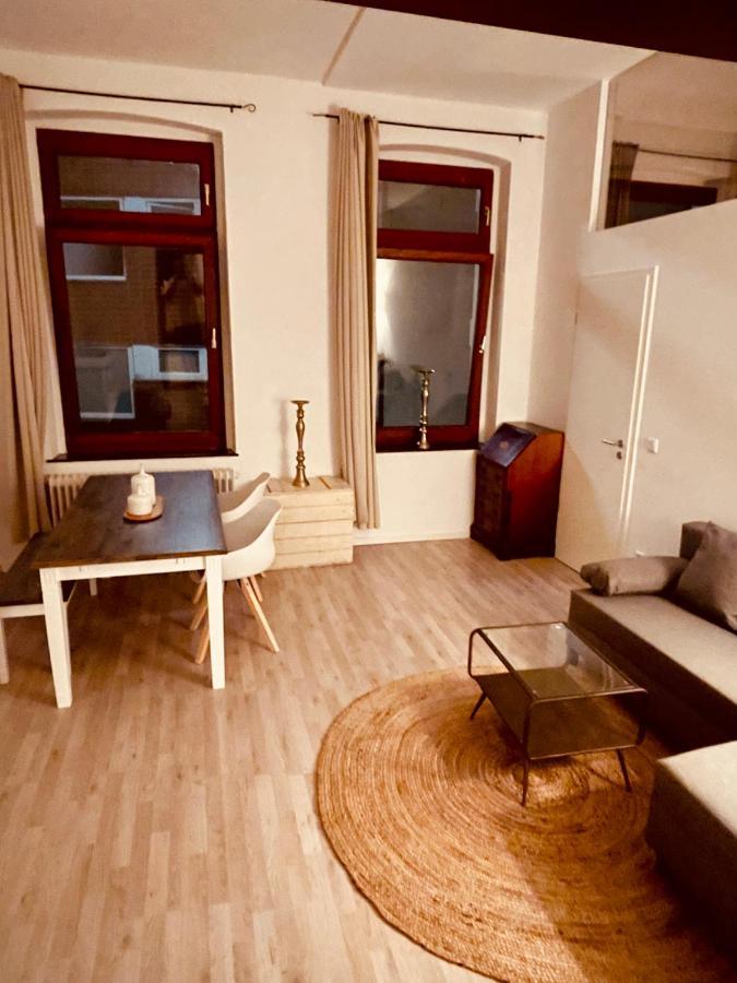 Retro Appartement Im Herzen Von Koeln Deutz Exterior foto